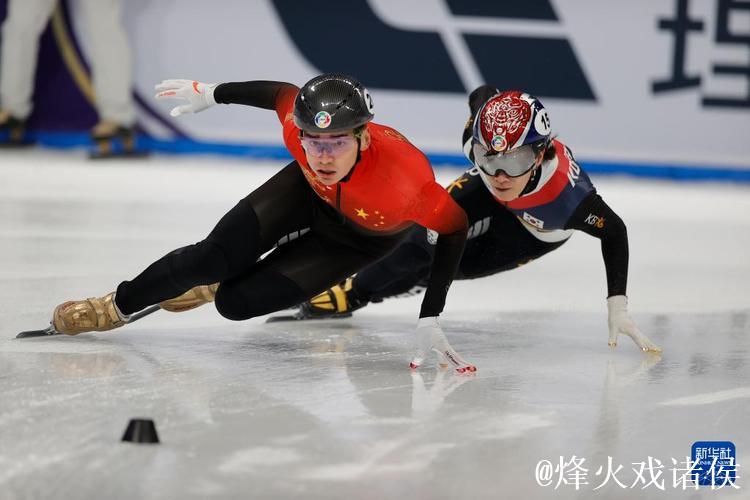 短道世巡赛-中国队头名晋级男子5000米接力半决赛